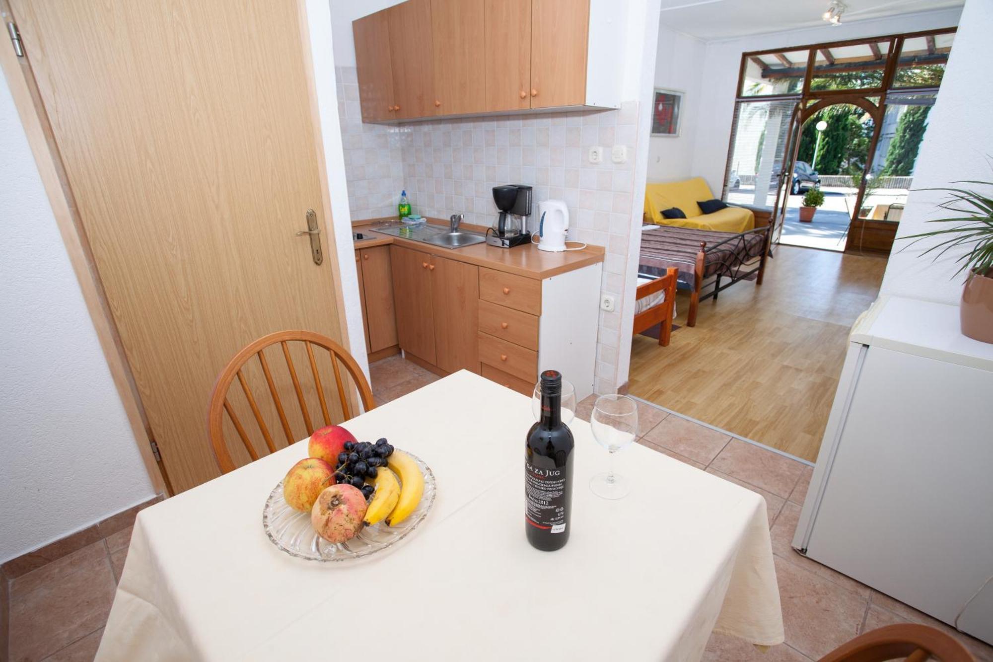 Apartments Kovacic Makarska Szoba fotó